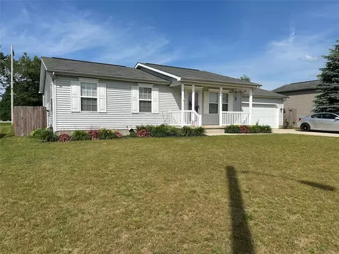 2651 Acorn Dr, Lake City, PA 16423