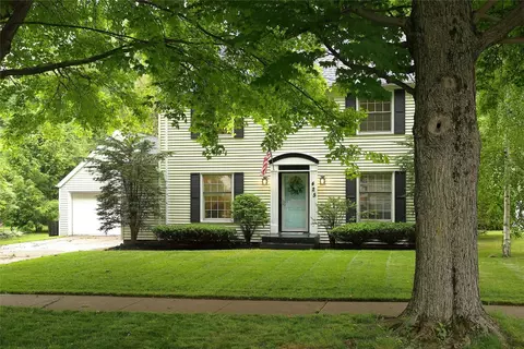 425 Cherokee Dr, Erie, PA 16505