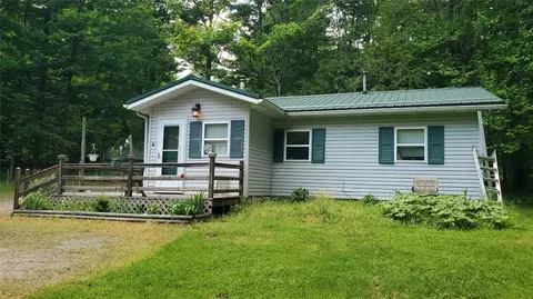 9854 Jones Rd, Erie, PA 16510