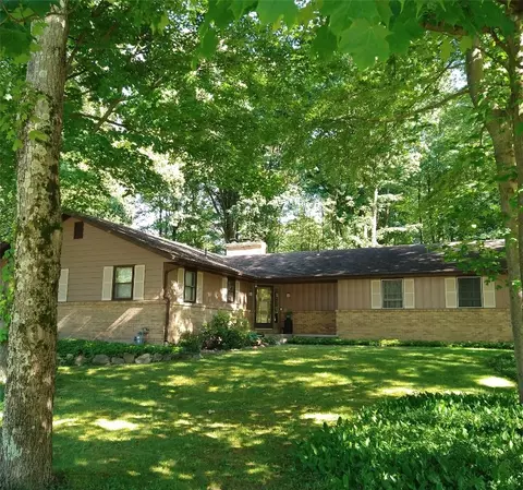 4121 Roxbury Pl, Erie, PA 16506