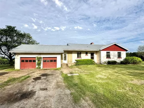 8730 Oliver Rd, Erie, PA 16509