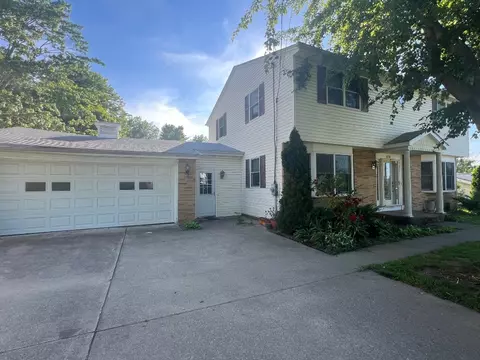 4236 Genesee Ave, Erie, PA 16510