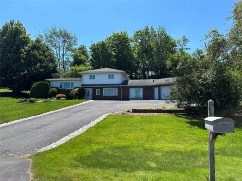 10811 Carol Ln, North East, PA 16428