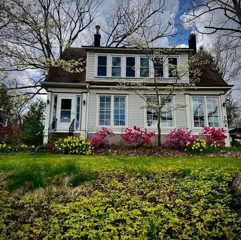 704 Chestnut St, Meadville, PA 16335