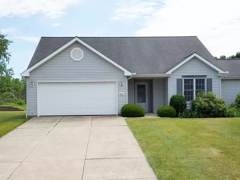 8647 Dogwood Ct #D-1, Girard, PA 16417