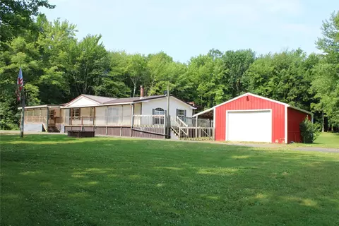 19961 Airport Rd, Conneautville, PA 16406
