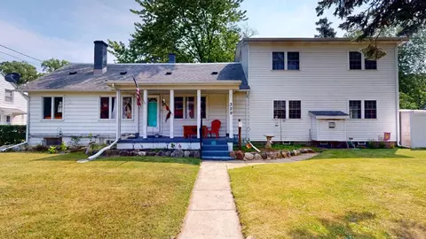329 Clifton Dr, Erie, PA 16505