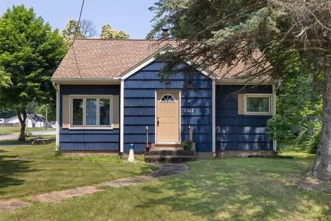 7212 Old Ridge Rd, Fairview, PA 16415