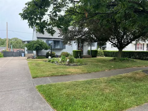 2116 E 40th St, Erie, PA 16510