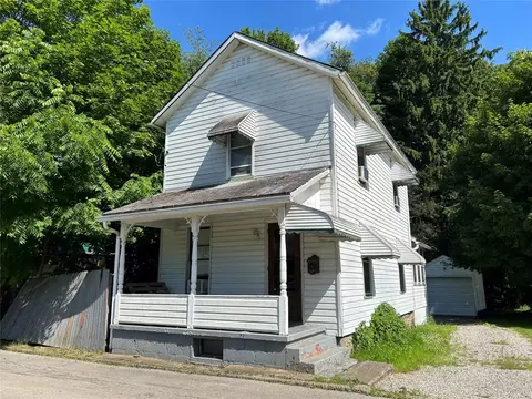 38 12 Franklin St, Greenville, PA 16125
