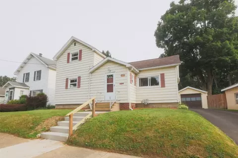 129 E Irving St, Corry, PA 16407