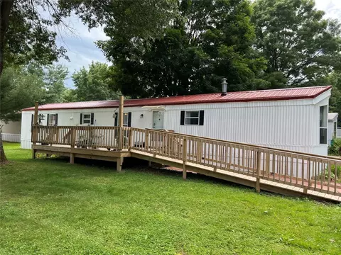 11682 Route 97 N #27, Waterford, PA 16441