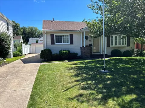 531 Connecticut Dr, Erie, PA 16505