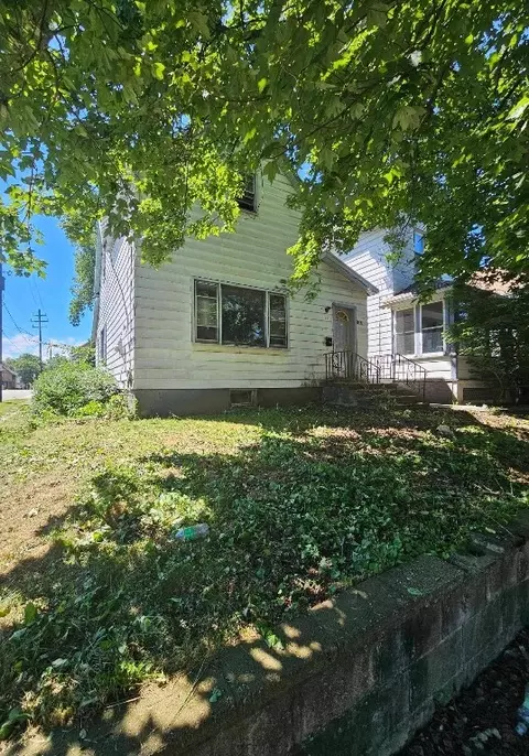 1053 E 4th St, Erie, PA 16507