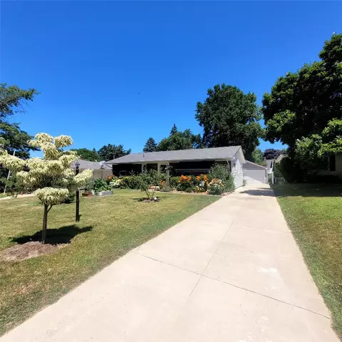 627 Wyngate Rd, Erie, PA 16505