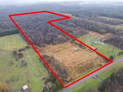 10243 Silverthorn Rd, Edinboro, PA 16412