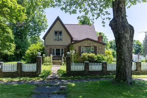 11895 Main St, East Springfield, PA 16411