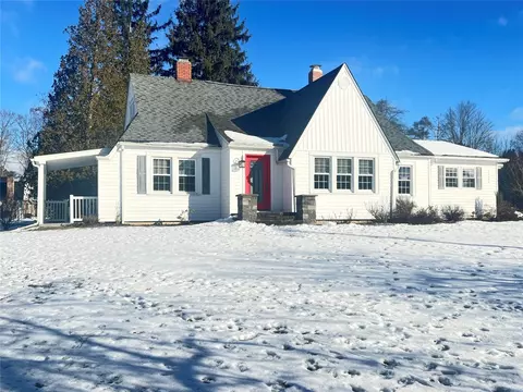 12044 Oakmont Dr, Conneaut Lake, PA 16316