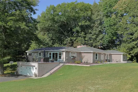 3318 Millfair Rd, Erie, PA 16506