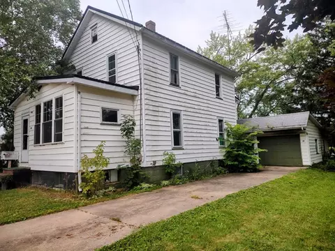 20 Orchard St, Albion, PA 16401