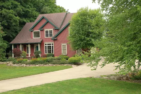 8070 Toski Dr, Girard, PA 16417