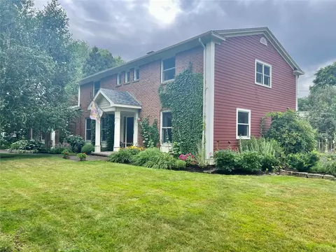 601 Pasadena Dr, Erie, PA 16505