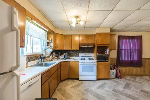 962 E Main St, Corry, PA 16407 photo 4