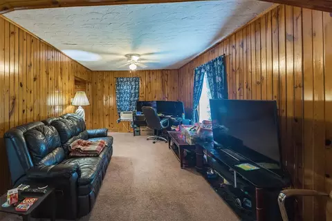 962 E Main St, Corry, PA 16407 photo 10