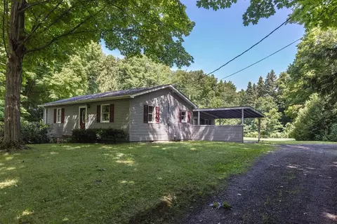 9042 Sawmill Rd, North East, PA 16428