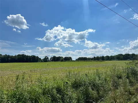 6669 Fisher Unit A Rd, Conneautville, PA 16406