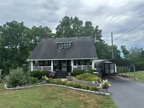 7417 Noblestown Rd, Oakdale, PA 15071