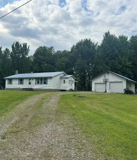 1482 W Center Rd, Linesville, PA 16424
