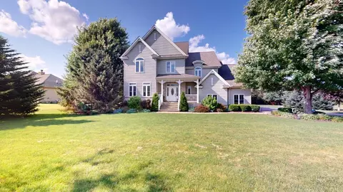 2014 Creekside Dr, Edinboro, PA 16412