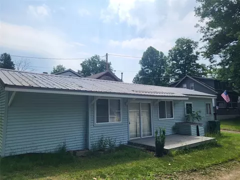 36070 Beechwood Ave, Union City, PA 16438