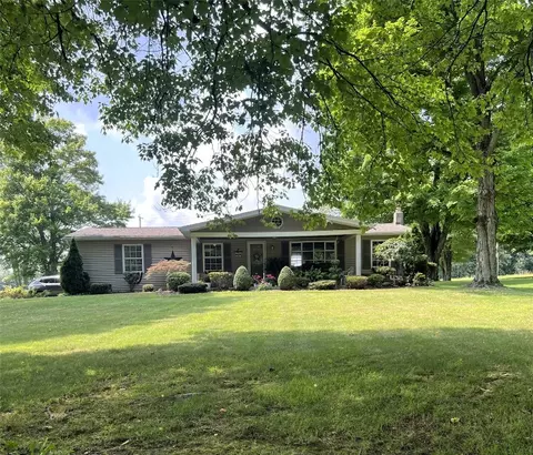 4239 Mercer St, Sandy Lake, PA 16145
