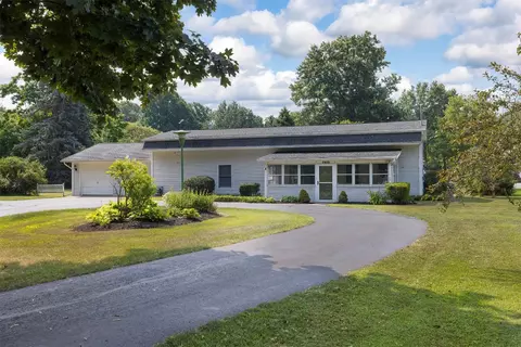 7805 E Lake Rd, Erie, PA 16511