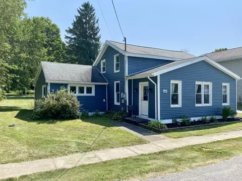 14469 Depot St, Waterford, PA 16441