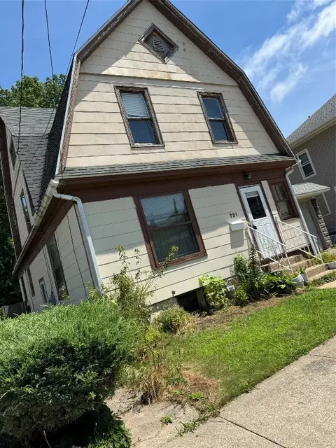 721 Cascade St, Erie, PA 16502