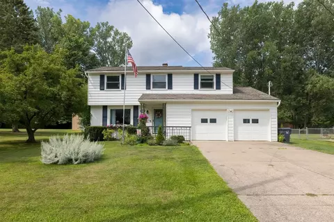 1014 Aris Dr, Erie, PA 16505