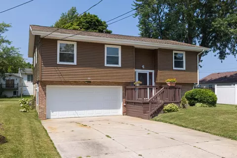 121 S Washington St, North East, PA 16428