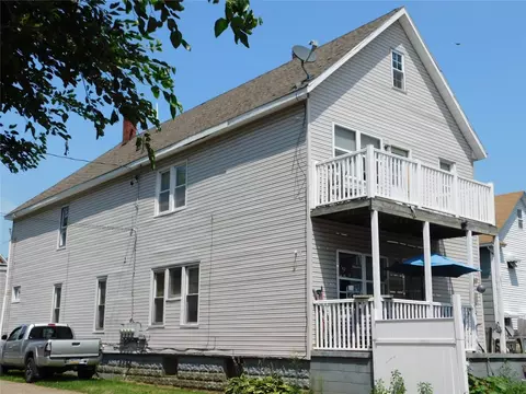 1205 E 8th St, Erie, PA 16503
