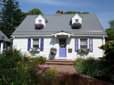 12 Pershing Ave, North East, PA 16428