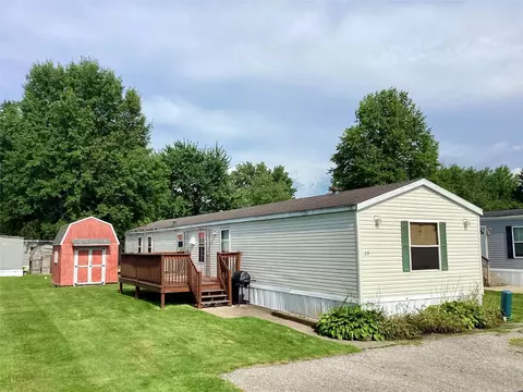 23 Meadow Ct, Mckean, PA 16426