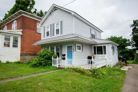 207 E Smith St, Corry, PA 16407 photo 2