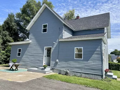 10074 Sampson Ave, Lake City, PA 16423