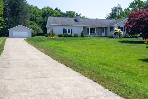 8311 Jordan Rd, Erie, PA 16510