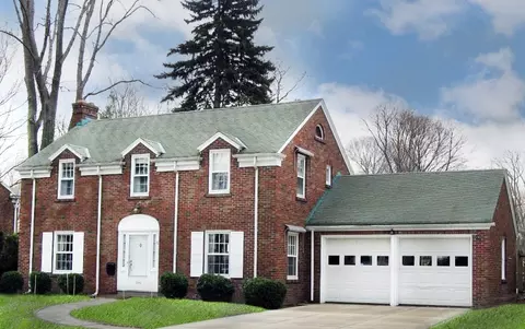 1937 S Shore Dr, Erie, PA 16505