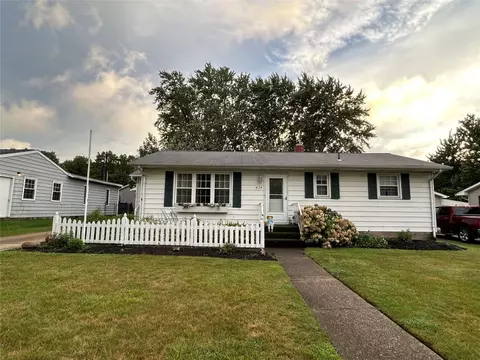 3124 Broadlawn Dr, Erie, PA 16506
