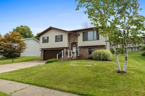 2739 W 35th St, Erie, PA 16506