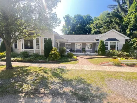 321 Erie St, Saegertown, PA 16433